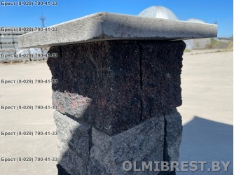 Сборные столбики для забора из двухцветных блоков (чёрный + красный)